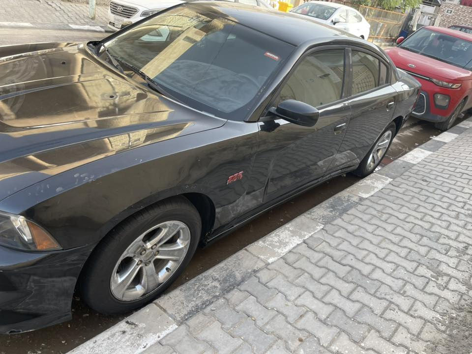 السلام عليكم
جارجر موديل 2013 كندي
رقم بغداد انكليزي 
                 ꧁مواصفات꧂
كير طياره
1/1
شاشه جبيره SRT
 السيارة عليه منظومه غاز
ويل 18 كروم 
مكينه3600 

                    ꧁ملاحظه꧂
شرط مكينه وكير كفاله دهن من وكالة موتول 
السياره مابيه اي نقص حداديه وتخم تاير وباتري كله جديد
 ولا مشتغله بخط 
السياره بيه صبغات 
معروضه 133 وبيه مجال
   للاستفسار الاتصال ع الرقم
***********
