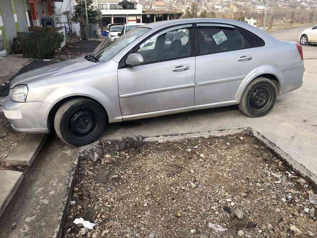 شؤفليت ٢٠٠٩ ره قه م هه ولير وراسه يه بئ كيشه يه 
گير تؤماتيك  
كيررو مه كينه به شه رت يك دينار مه سروفى تيدانيه عيزام سبؤخ بؤ جوانى كراوه بئ ليدان پيشتو پيش كه پس يحنى هيج ليدانيكى نيه ٦٣ وه ره قه و محامه ليكى برايه نه 
شوين خه ليفان ژماره ى خاوه نى ***********
