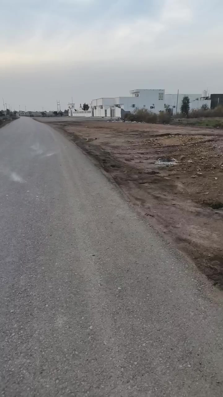 بيت للبيع السميلات على شارع التبليط كاع مجنبه مساحه ٢٠٠م خدمات كامله مدرسه يمه وبيبان تفصال ثقيل وبيبان خشب مبني طابوك عكيل كهرباء دفن   اراضيه كونكريت وسقف كونكريت  بيوت يمه  للاستفسار اتصال ***********
