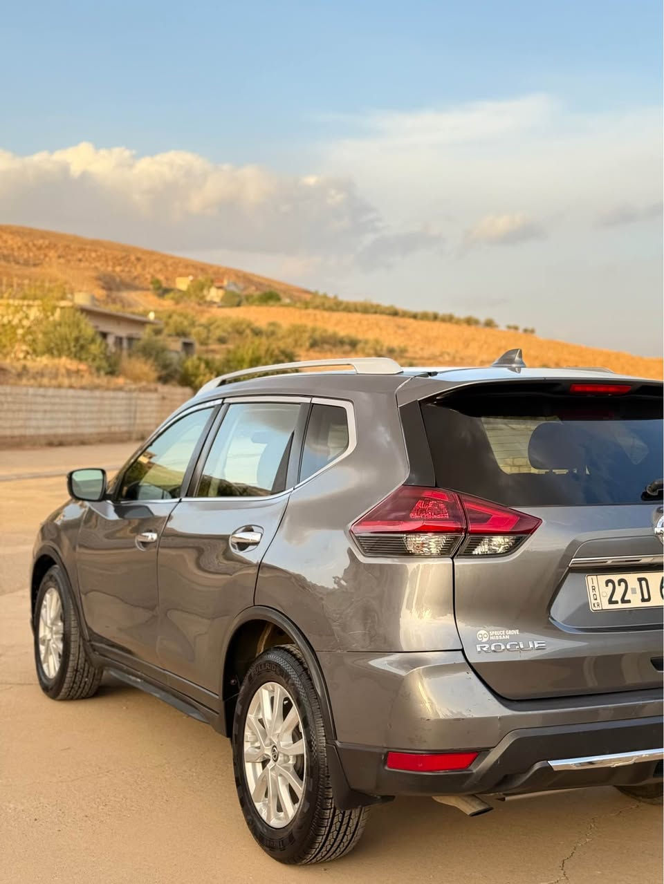 ***********
نيسان روگ. موديل ٢٠١٩. SV
سه ياره كه   دوو بار چه و دوو په له ى بوياخ هيه.  ئيرباگ ته قيوه. گيرو مه كينه به شه رت سه نه وى نوييه   ديناره ك مه سره فى تيدا نيه. 
سعر  133$
*********** كويسينجاك, أربيل
