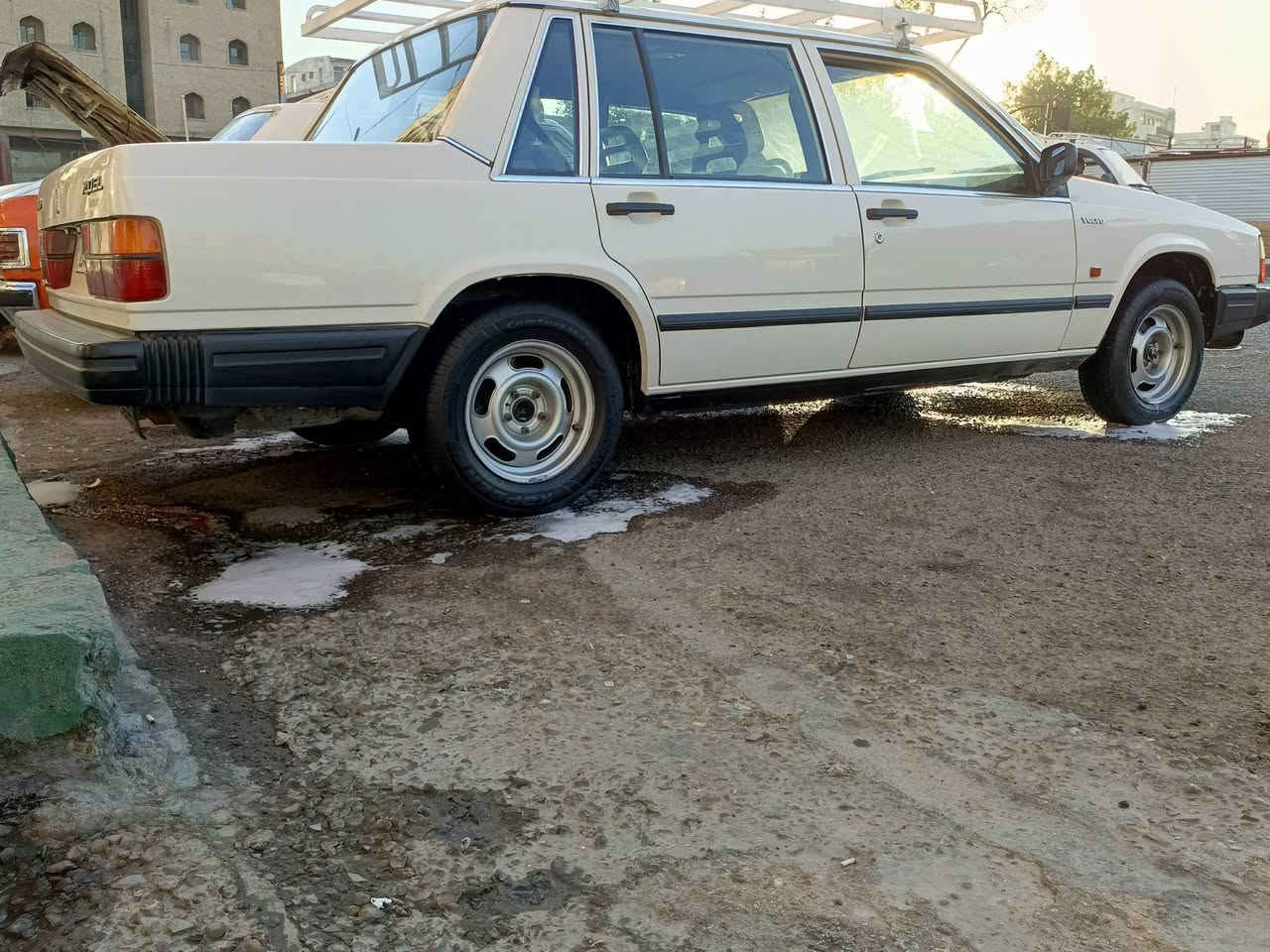 للبيع الرقم ***********مكان السيارة بغداد
