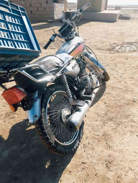 السلام عليكم ورحمه الله وبركاته موطور للبيع محرك نضيف حيل دبلات شغاله لايت شغال هندر واحد الموطور مثل ما موضح بل صوره السعر 250 وبي مجال حك الجيه الهاتف ‏‪***********‬‏ول خاص مفتوح ومن الله التوفيق
