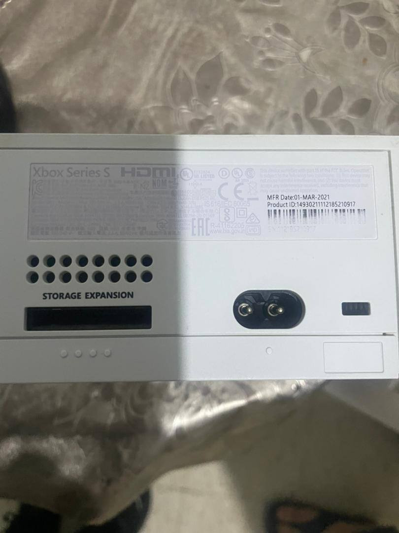 xbox serie s 2021
Fih l 5 jeux 
Ma3eh li cable hdmi
Manette d orgine fiha fisire tamechi 10/10
N tlp 0776181167
توصيل متوفر


**إذا كنت صاحب هذا الإعلان وتريد حذفه لأي سبب، رجاءا أرسل رسالة إلى الدعم الفني**