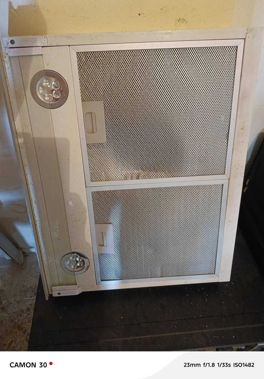 مجمدة شبه جديد السعر 300 وا بيها مجال 
براد ستعمال قليل السعر350وا بيها مجال 
ساحبه ستعمال150السعر بيها مجال شهر واحد  وا الغراض الكهن شغالات 
اللتواصل ***********
