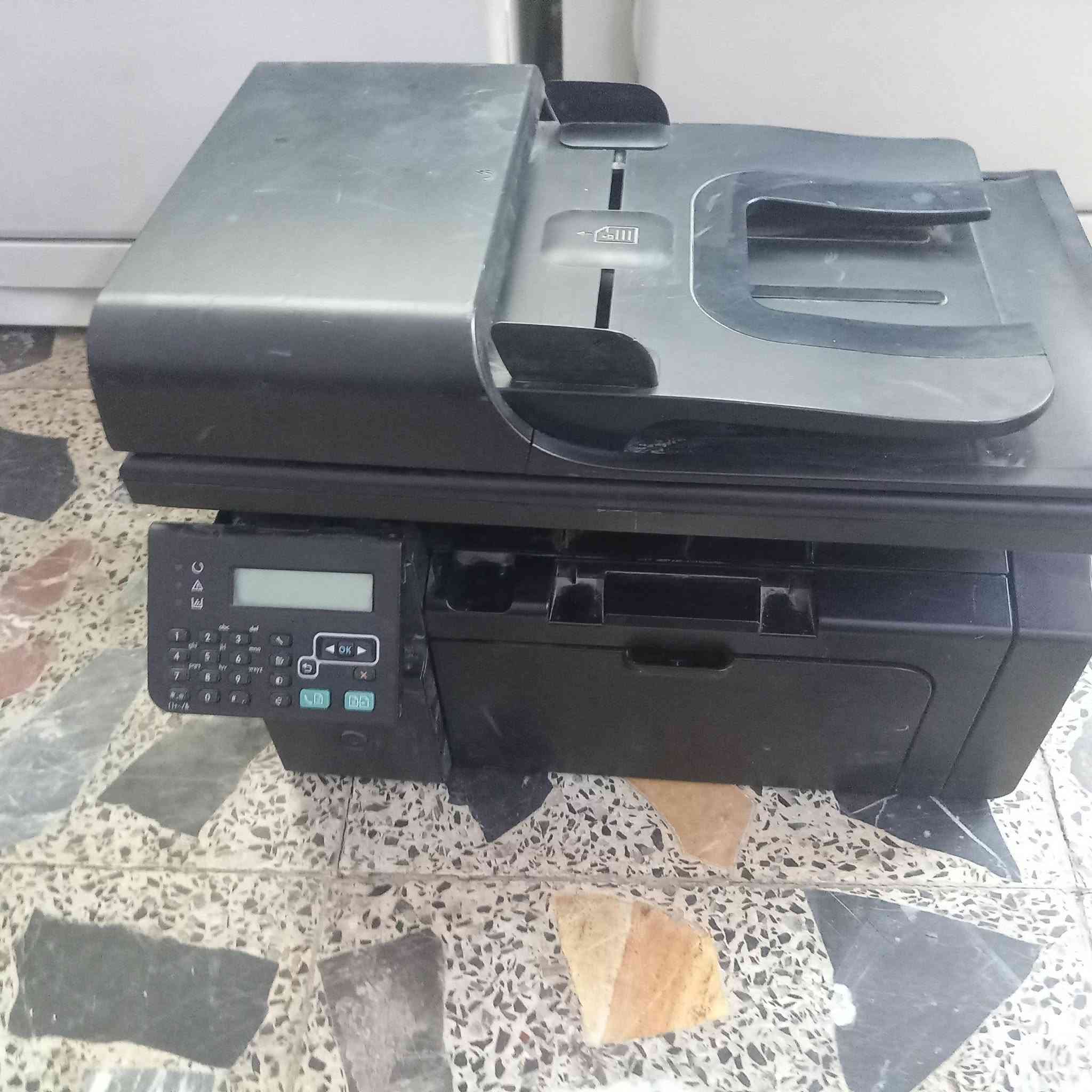 سلام عليكم طابعات ثنين كبار واحده صقيره نضيفات كلش صراحه ماعرف بيهن اني شتريتهن من روض ابيعن هل موجود هذا رقمي *********** بغداد مدينت الصدر قيم وخذ
