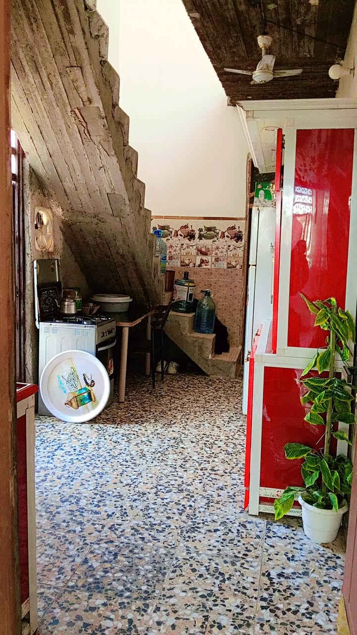 تم تنزيل السعر لان مستعجل عل بيع السعر 47 بي مجال بيت مساحته 90 غرفتين واستقبال كااشي ديكورات وسقوف   شرااااي يتصل ***********   او رقم  ***********
