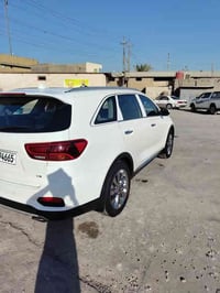 سورنتو مدل 20 فول رقم ابغداد لبيع    سعر 275 به مجال رقم 07815622753