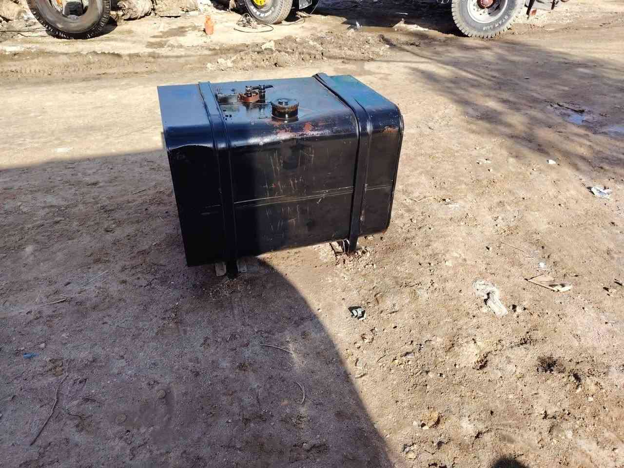 سلام عليكم البيع اكسن اوسبرنك عشره مفتوحات جمالغات تنكي تايرات وايل عشره او تنكي كاز 400التر مكان السماوه حي العسكري رقم الاتصال ***********
