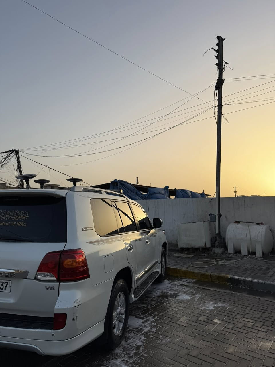 السلام عليكم لاندكروز 2009 محدث 14 رقم بغداد باسمي كير مكينة تبريد تخم تاير كله كفالة ماشية 177 الف حقيقي بيها صبغ صفحة اثر شخوط باسمي تحويل ثاني يوم مكاني بغداد حي العامل رقمي *********** السعر. 270 وبيها مجال بسيط
