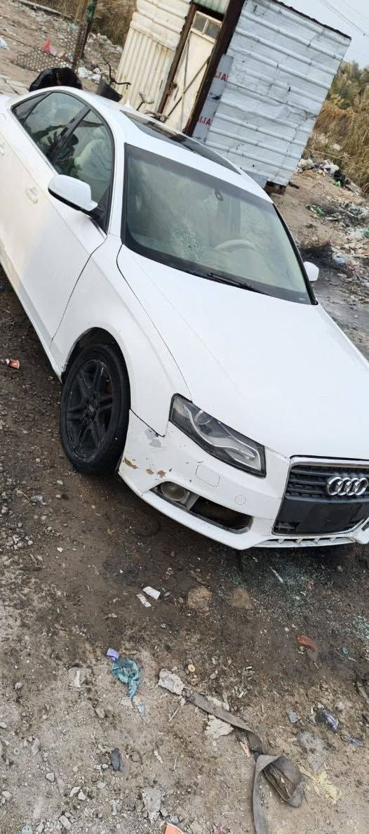 جوه سوك اليوم عمي (اودي 2011) 
رقم اربيل  مصفره غرامات موصفات فولل برميل كوله  شغاله بس الخلل لي بيه بصمه مالته سياره طفت ما تشتغل  
مكان السياره بغداد  تجي تشوف بعيندك نضافه 
ماكو اودي بل هل سعر تفليش السوك 55 ورقه وبيه مجال للطيبن
***********
