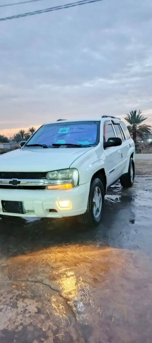 السلام عليكم بلايزر 2005 سياره كلش جديده مال مزاد وزارة الداخلية تخم تاير تبريد داخل كلش جديد السياره مال جناي باقي التفاصيل اتصال ع الرقم ***********
