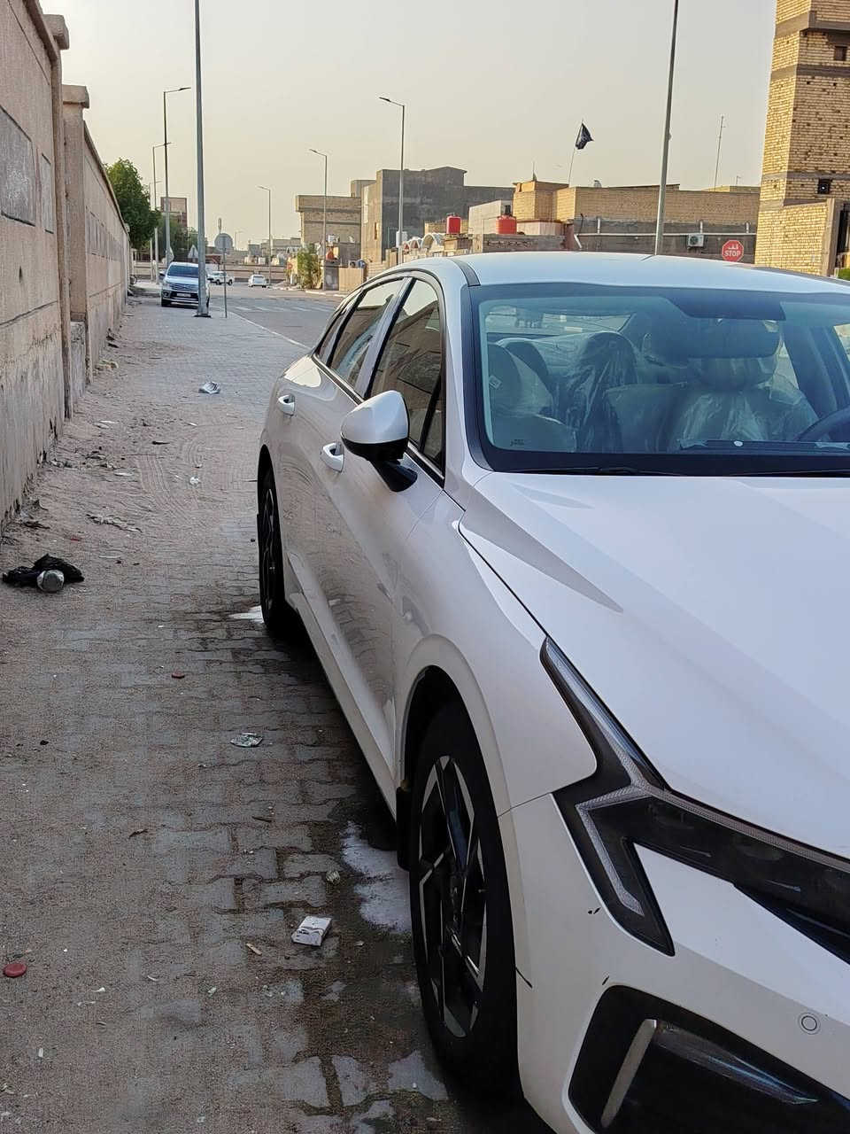 السلام عليكم
سيارة للبيع k5 خليجي موديل 2025 

فول مواصفات ما عدا الفتحه 

مكفولة كفاله عامه 

مكينه 2 ونص 

المكان البصرة 

للاستفسار 

***********
