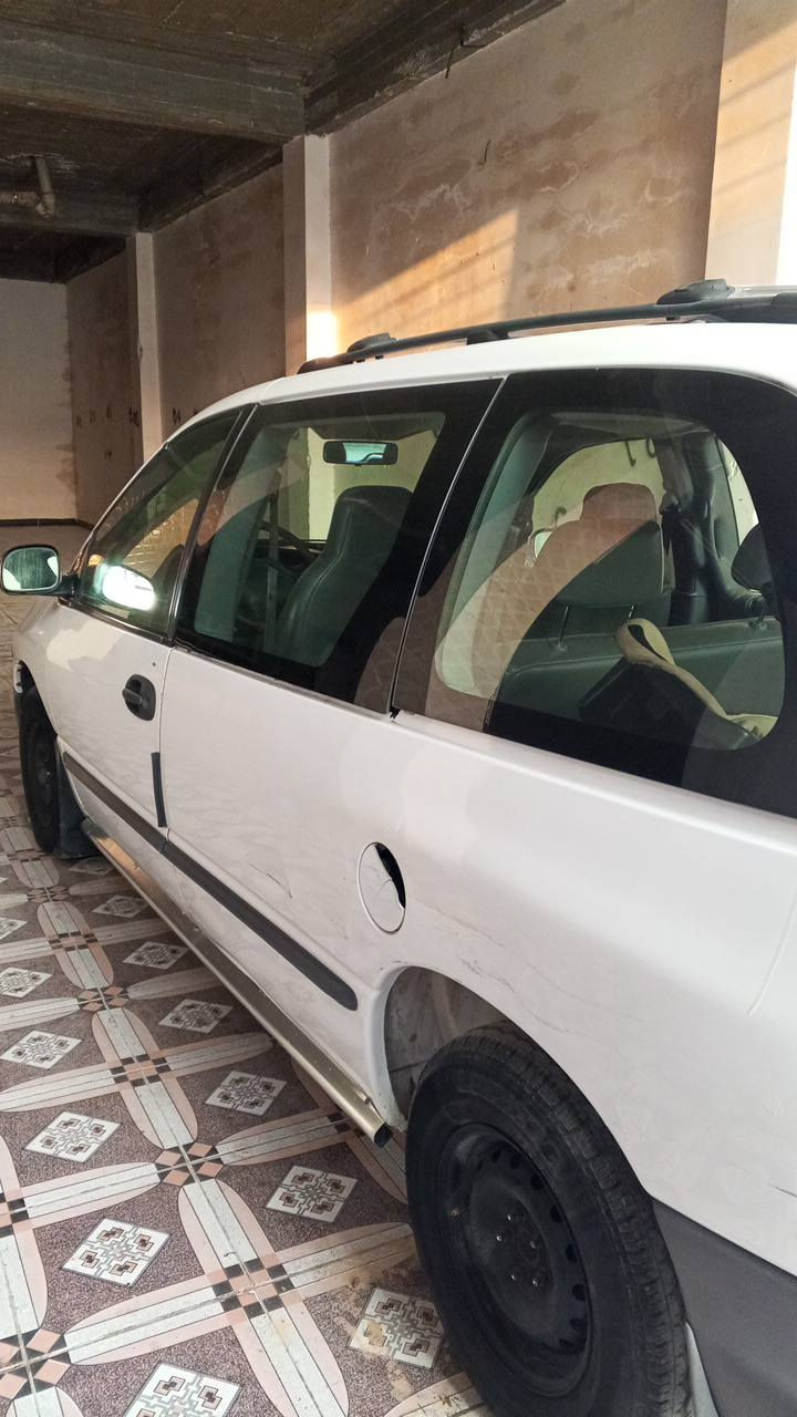 للبيع دوج كرفان ستيشن موديل 2000 رقم كركوك انكليزي بسمي تخم تاير باتري جديد صدر امامي وخلفي جديد بشرط الوكالة وتحويل بشرط الكير المحرك بشرط الغرامات مسجل سمعات كل شغاله سياره حلوه وجاهزة سعرها 60 وبيها مجال بسيط عنواني كركوك 📞***********
