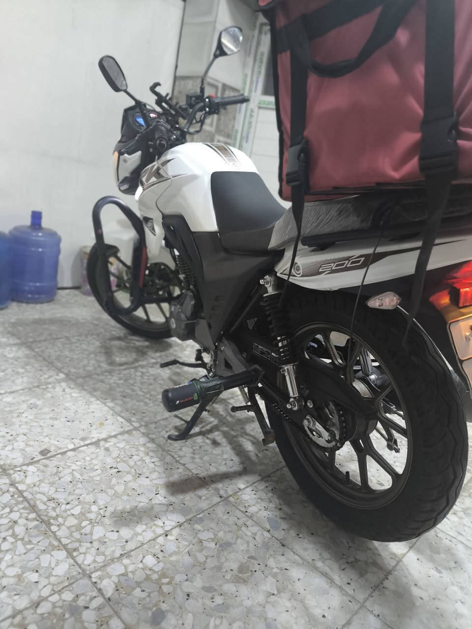 RK 200cc
السلام عليكم 
دراجة للبيع  RK  
حجم المحرك 200   
ماشية 3697 
موديل 2025
بعدها بالضمان
رقم اربيل بأسم الشركة تحويل مباشر من شركة عجلة الخليج تريد مكاتبة انت بعدين تحول اني حاضر 
السعر 2650 وبيها مجال بسيط  وبيها ملاحظات جدا بسيطة  *********** واتساب هم موجود
مكاني بغداد - الزعفرانية
