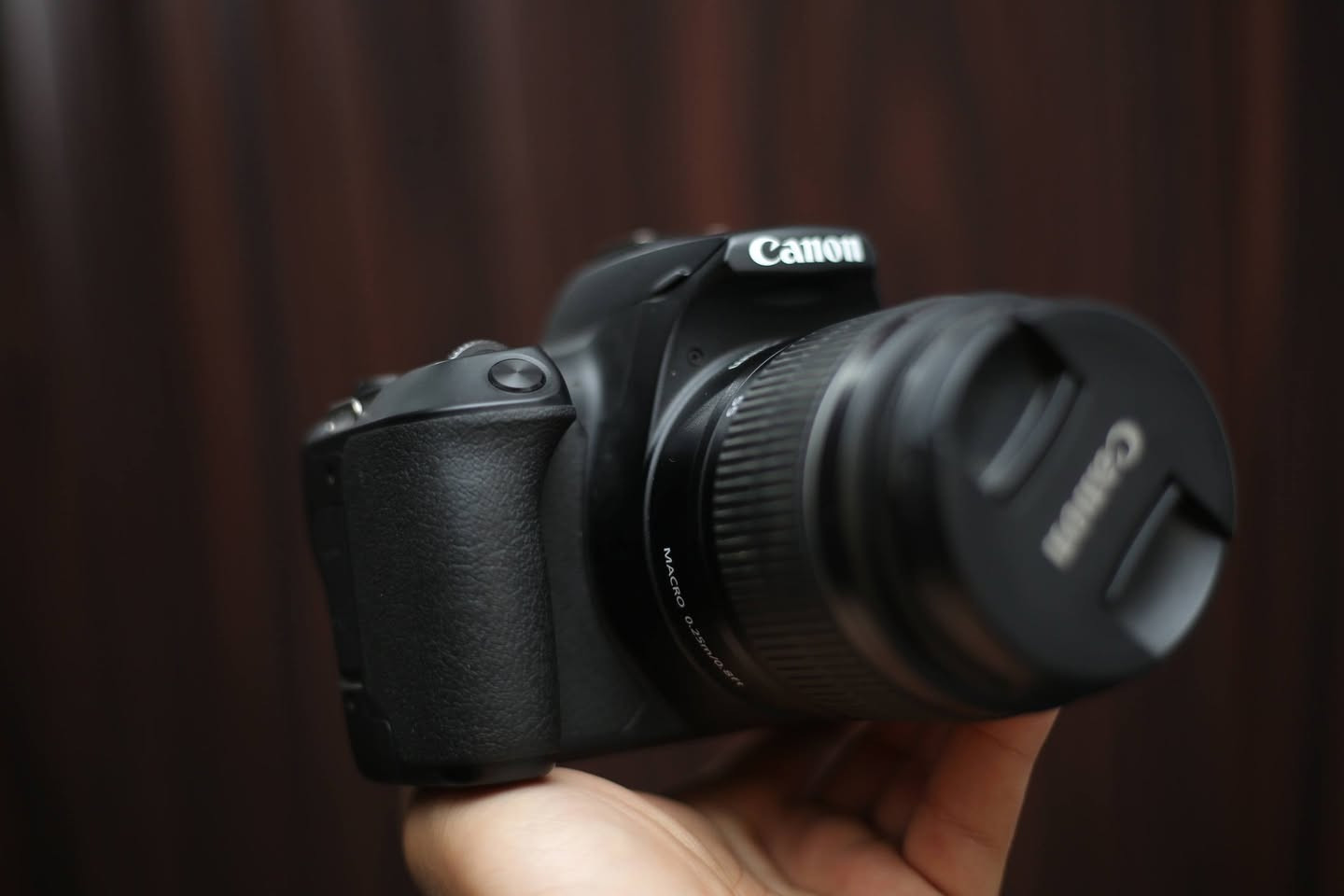 Canon 250d✨️
كاميرا كانون 250d لتصوير فديو برفيشنال💥
حاله نضيفه كسر زيرو مفهاش خربوش👍
شتر 1k يعني لسه أستعمال خفيف جدا👌
معاها كل مشتملاتها الأصليه✅️
_شاحن أوريجنال
_بطريه أوريجنال
_حزام جديد
_بوكس
_عدسه 18.55
يعني على الشغل على طول📷
وبسعر لقطه لسرعة البيع🔥
اللي محتاجها يكلمني وهقلو كل التفاصيل🏃
للتواصل:01024662671📱


**إذا كنت صاحب هذا الإعلان وتريد حذفه لأي سبب، رجاءا أرسل رسالة إلى الدعم الفني**