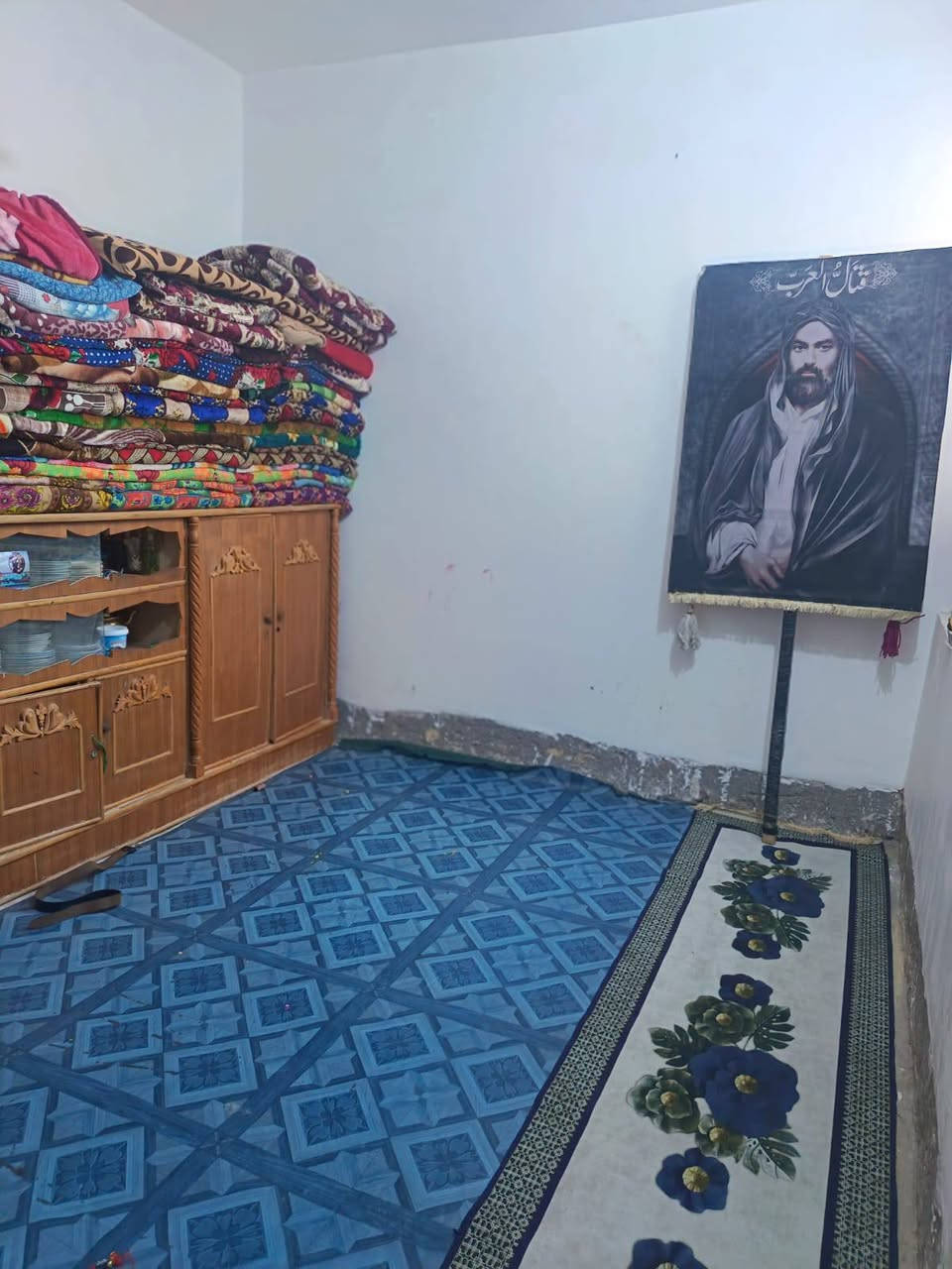 يتكون البيت من غرفتين وصاله واستقبال ومطبخ حمامات داخليه و خارجيه طابق ونص بناء طابوك سيراميك بورك بناء جديد البيت غرفه فوك وغرفه جوه حمامات فوك وجوه نظيف بناء كلش نظيف النجف, العراق


**إذا كنت صاحب هذا الإعلان وتريد حذفه لأي سبب، رجاءا أرسل رسالة إلى الدعم الفني**