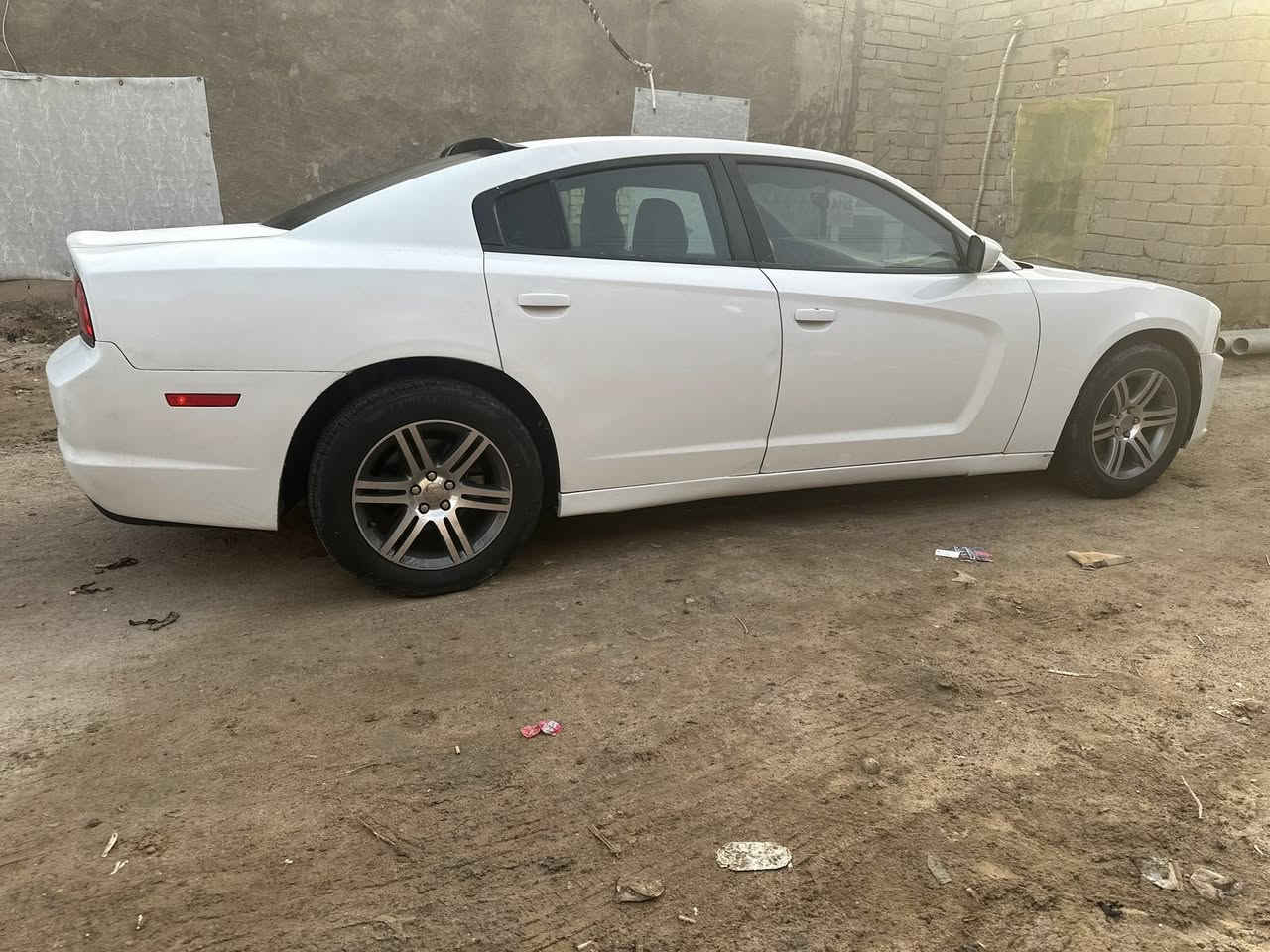 سلام عليكم اللبيـع فقط 
جارجر 2013 اصـل رقم بصره تحويل مباشر مشروع وطني 
السياره جاهزه اللخير حداديه جديده تخم تاير ويل خليجي كير مكينه تراي زيرو 200 مكينه 3600 
كير گصبه جديد غرفه جلد مشمشي جديد شاشه جبيره وكامره دواره هواي بيها مواصفات السياره جاهزه بوجهك الشارع ربع ماذب عليها 
//علماً السياره بيه كص بلجنطه// السعـر 115 
عليها غرامه تنزل من سعرها وأنا خادم 
مكاني البصره 
الهاتف ***********
