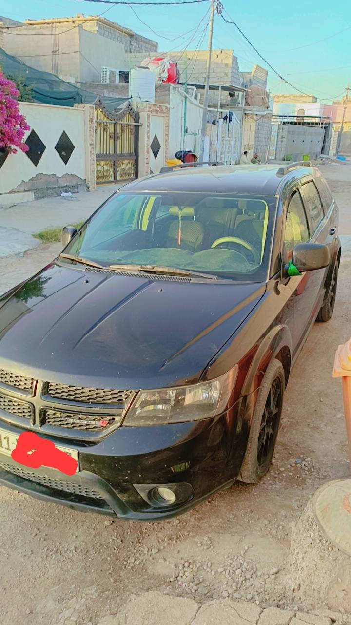 السلام عليكم
دوج جورني ستة سلندر فور ويل 2018 حادثهة غرق وبالعراق مصبوغ البنيد والدعامية بدون ضربة 
تبريد 3قطع سبعة راكب 
السعر 130 
هاتف ***********

