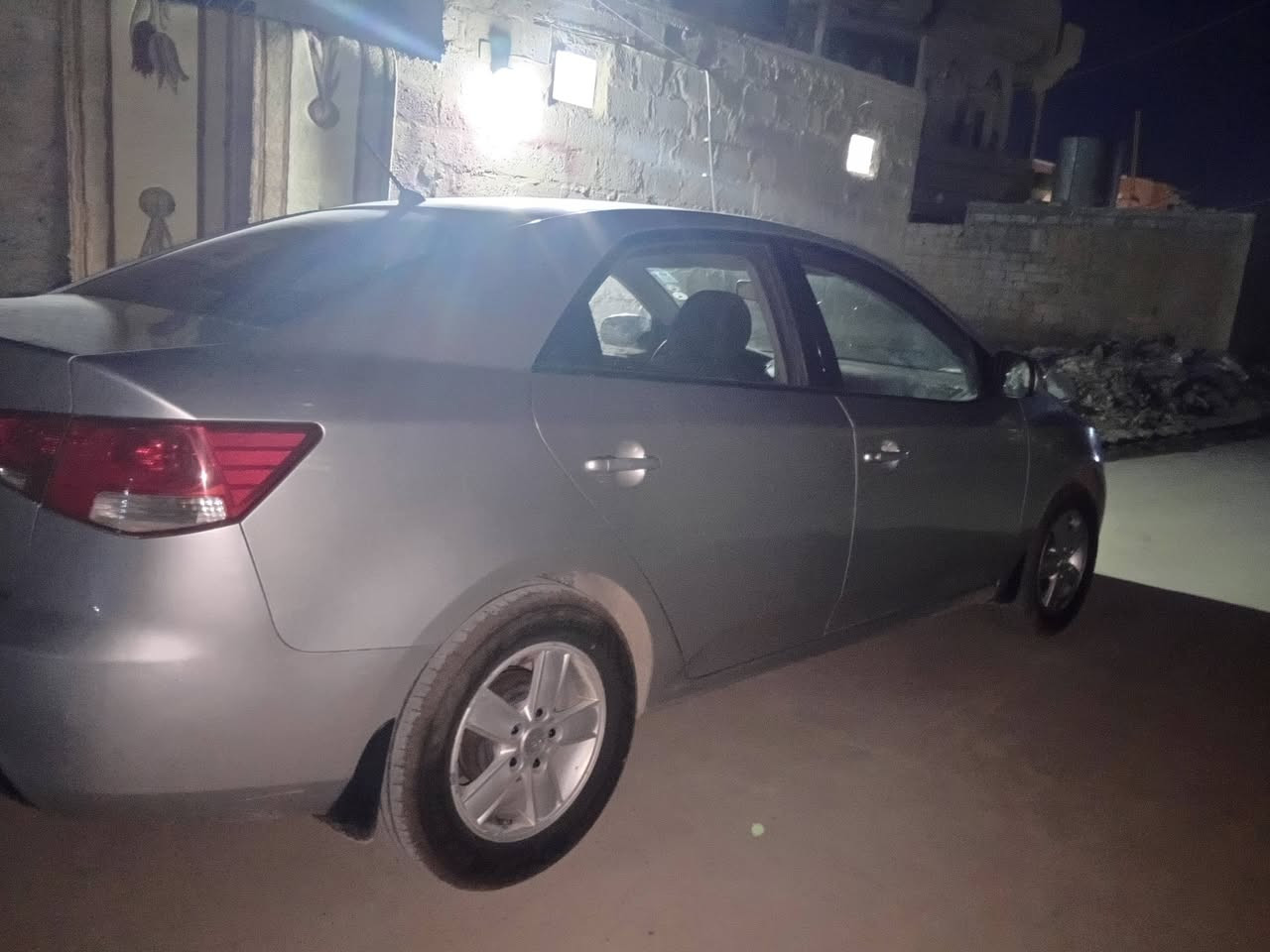 سيراتو ١٢ جديد مابي صبغ مثل مابين بالسونار محرك جديد تواير جديد سياره وضع شركه تبريد ثلج  *********** الشراي يتصل
