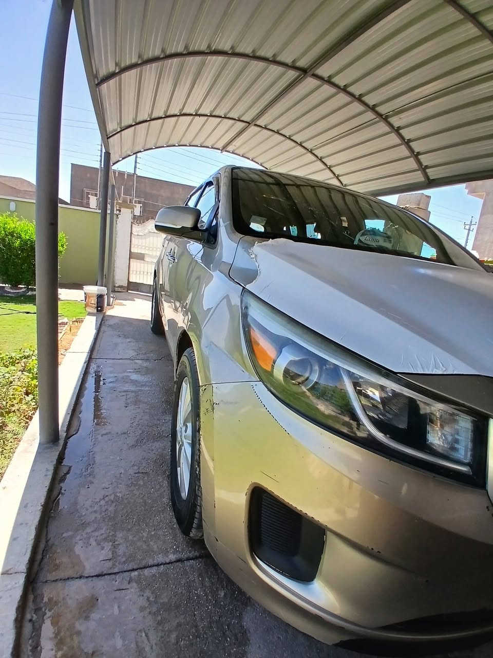 للبيع كيا سيدونا موديل 2015 رقم بغداد بسمي سنويه نافذه الئ 28 تحويل مباشر ضرر السياره بالخارج باب سلايت والچاملغ الخلفي تصليح والبقيه قطع صبغ بالحزام مواصفات السياره نص فول بيبان سلايت كهرباء والصندوگ ميكانيك كشن السايق كهرباء تدفئه وتبريد ومرايات شفط وكامره دوارة وسنتر لوك شغال *********** وتفاصيل وت ساب وماسنجر مكان السيارة الانبار القائم اعتذر عن الاطالة
