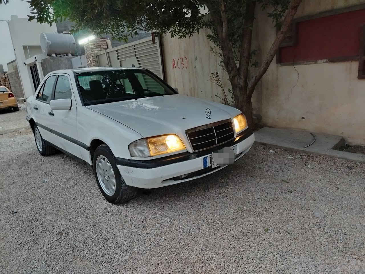 للبيع مارسدس C200 م94 محرك 4 سلندر خراطيم رقم بغداد مشروع وطني تبريد شغال تخم تاير جديد صدر جديد محرك كهربائيات مكفوله يرادله ملاحضات بسيطه وبيه طبه بسيطه بالنمره الاخيره مره تصير ومره لا... سعر 48 وبيه مجال مكاني الانبار... ***********
