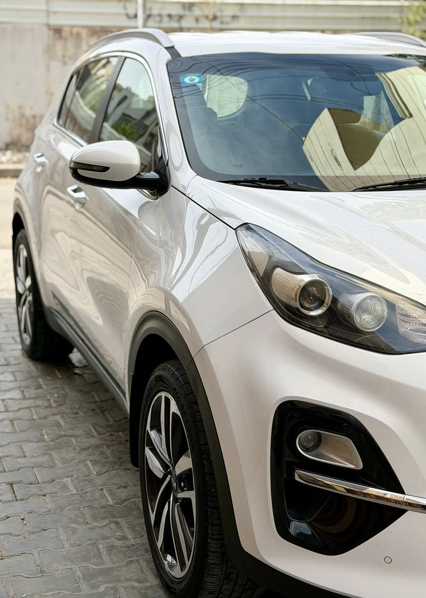 السلام عليكم كيا سبورتج
موديل 2019
 مكفوله كفاله عامه 
رقم بغداد الجديد 
 ماشيه 89 الف 
المواصفات
كامره دواره
تحكم ستيرن فول 
مثبت سرعه
حساس امامي
حساس خلفي
اشاير مري 
مري شفط
3 انظمه قياده 
السعر 194 وبيها مجال بسيط 
بغداد حي القاهره قرب جامع النداء
الرقم ***********
