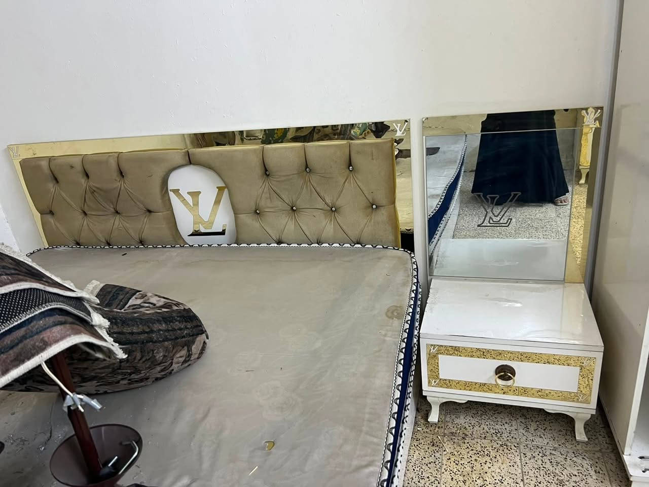 غرفه تركيه للبيع لغرض النقل مع الدوشك ب ٤٠٠


**إذا كنت صاحب هذا الإعلان وتريد حذفه لأي سبب، رجاءا أرسل رسالة إلى الدعم الفني**