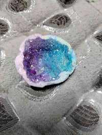 حجر جمشت قيم وعلى اول تم رقم الهاتف 07709635277