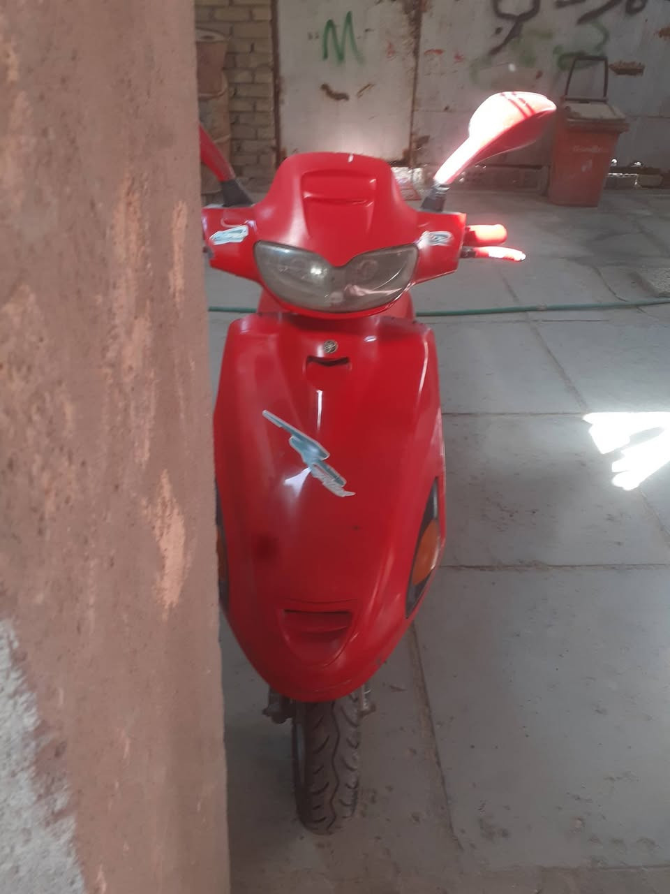 دراجة فراشة فحل حاويه للبيع شغاله سلف وهندر وبدون نقص  محركها مفتوح لأول مره مبدل بيه بوش وبستم ولفات صار شهرين السعر ٣٥٠ الف الشراي فقط يتصل على الرقم *********** العنوان ديوانيه قرب سوق ابو جميغ .
