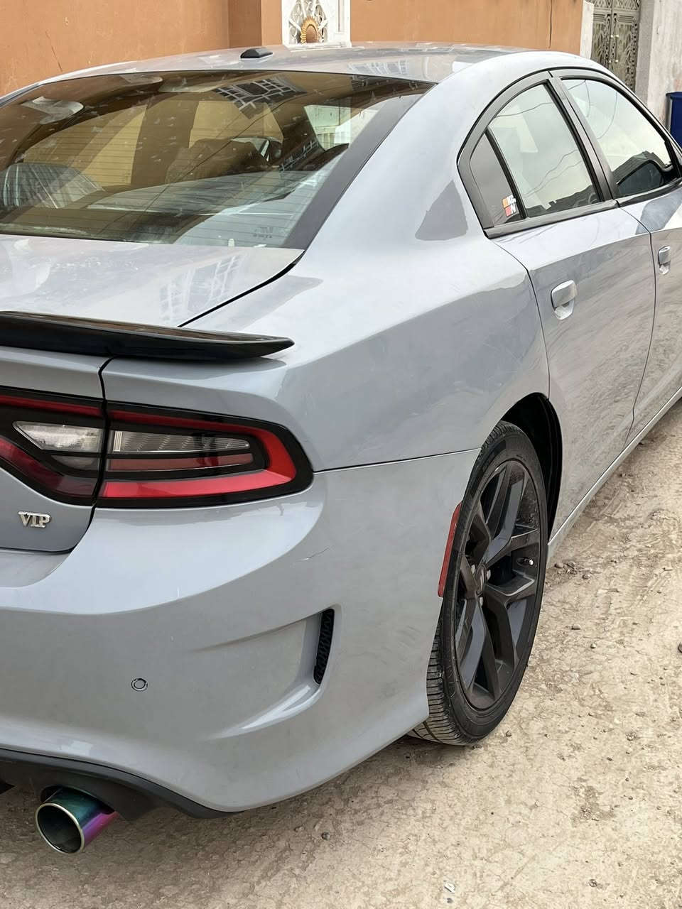 إسلام عليك  جارجر موديل 21لون سموك  حادثه خلفي صندوكً وجنطه  
ماشيه 91الف  
السعر 225  
الهاتف ***********
