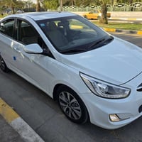 اكسنت 2015 مكفوله من الصبغ حتى الدعاميات ممصبوغه بس بيه بارد بلجاملغ ا...