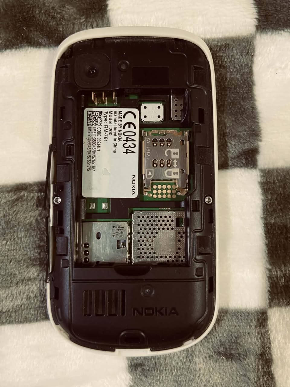 السلام عليكم  يوجد موبايل نوكيا200 شغال كامل للبيع مع بطاريته الأصلية... بي ٣٠ مع توصيل...


**إذا كنت صاحب هذا الإعلان وتريد حذفه لأي سبب، رجاءا أرسل رسالة إلى الدعم الفني**
