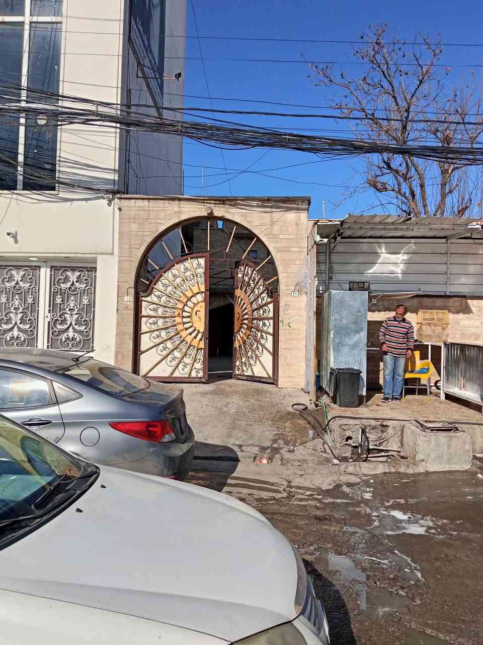 ا
دار للبيع  تجاري في شارع البريد الرئيسي مساحه 300م واجهه 10للاستفسار 
***********
