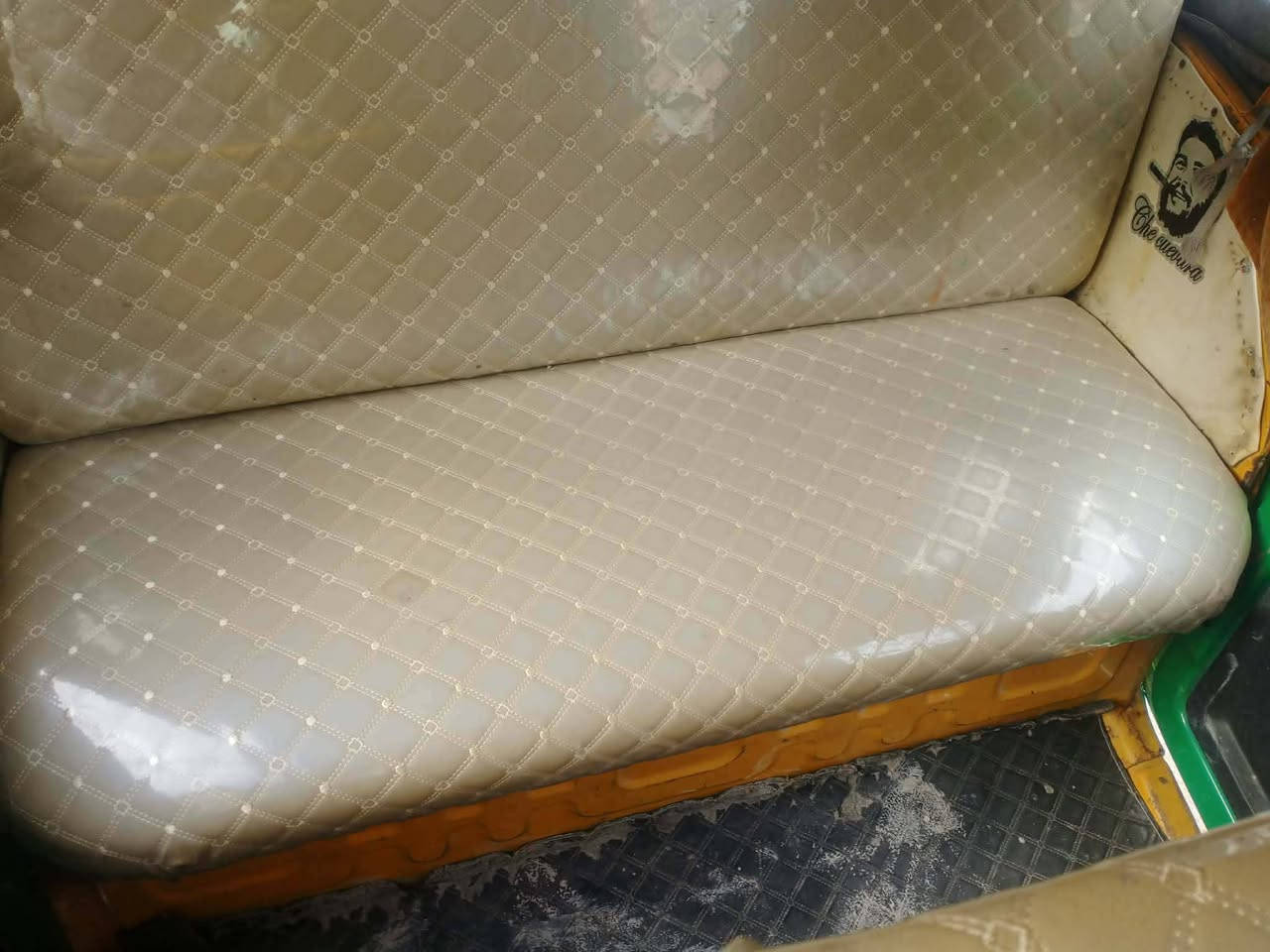 السلام عليكم تكتك للبيع موديل 20 مكلف بالنشر هذا رقم الولد واستفسر منه ***********
