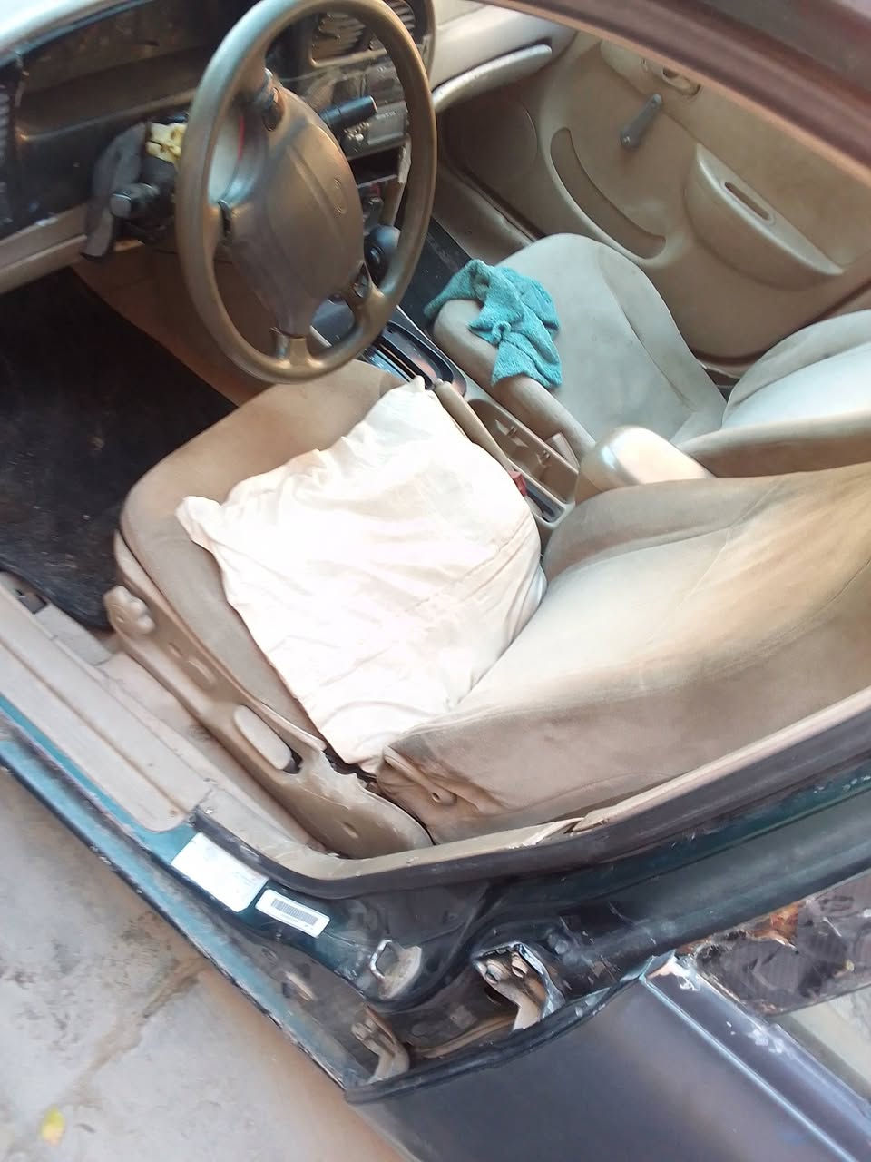 كية سيفيا موديل 2000 طرف ثالث سعر ١٦ ورقة وبيها مجال سيارة أوتماتيك مكان بغداد الشعب
رقم ***********
