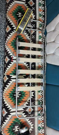 من رخصه الادمن سيبايه جنطه ترهم على اي سياره جديده ونظيفه وياها علامه ...