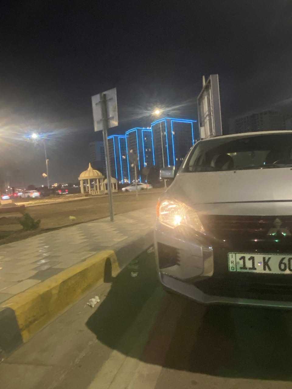 السلام عليكم مسيوبوشي ميراج موديل 2023
وارد أمريكي حادثهه بنيد او جاملغ اليسره بدون دواخل 
السياره بيهه منضومت غاز 
تخم تاير جديد 
السياره جاهزه للأخير 
مواصفات 
تحكم استيرن جهتين 
شاشه جبيره 
رادار امامي 
تبريد ابيانو 
أربعه جام كهربائي 
حاكيه مال اتصال 
رقم بغداد بسمي 
السعر  105 
مكان السياره الدوره 
اي استفسار ***********
