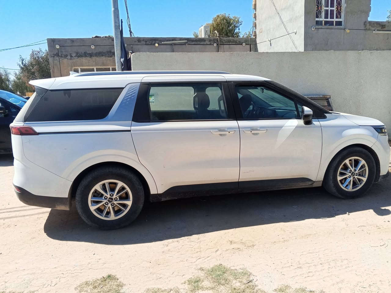 سلام عليكم 
كرنفال وارد امريكي موديل 22 رقم اربيل بأسمي حادثه موضح بلصور سعرها 225 السياره گيره مو تمام ينزل من  سعرها حساب گير 
مكانه كربلاء 
***********
