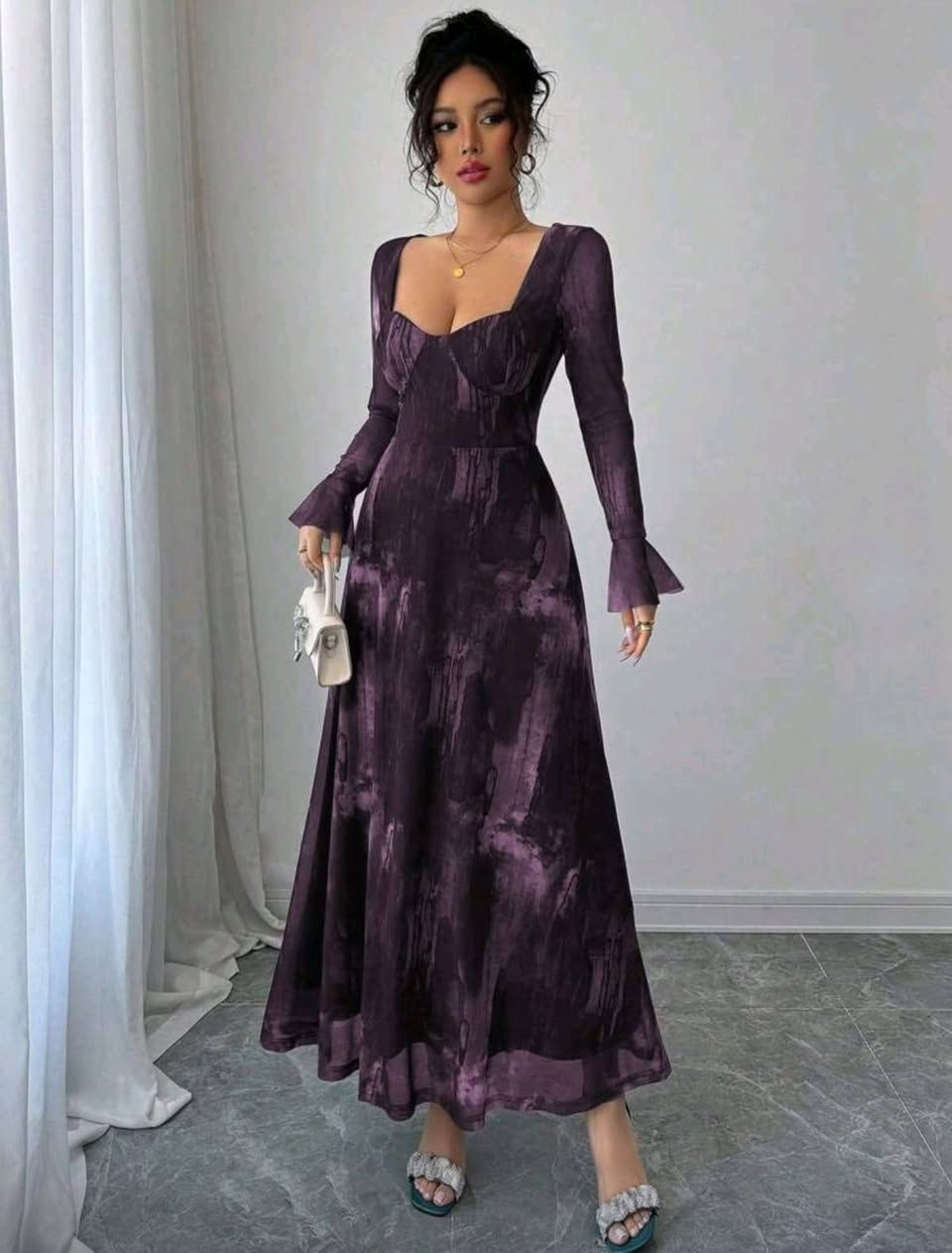 مرحبا متوفر ملابس شي ان خليجي واطفال باسعار مناسبة الي يريدهم شلع السعر يكون كلش حلو والي يريد قطع متوفر وهاي نبذة من القطع 
التواصل واتساب ***********
