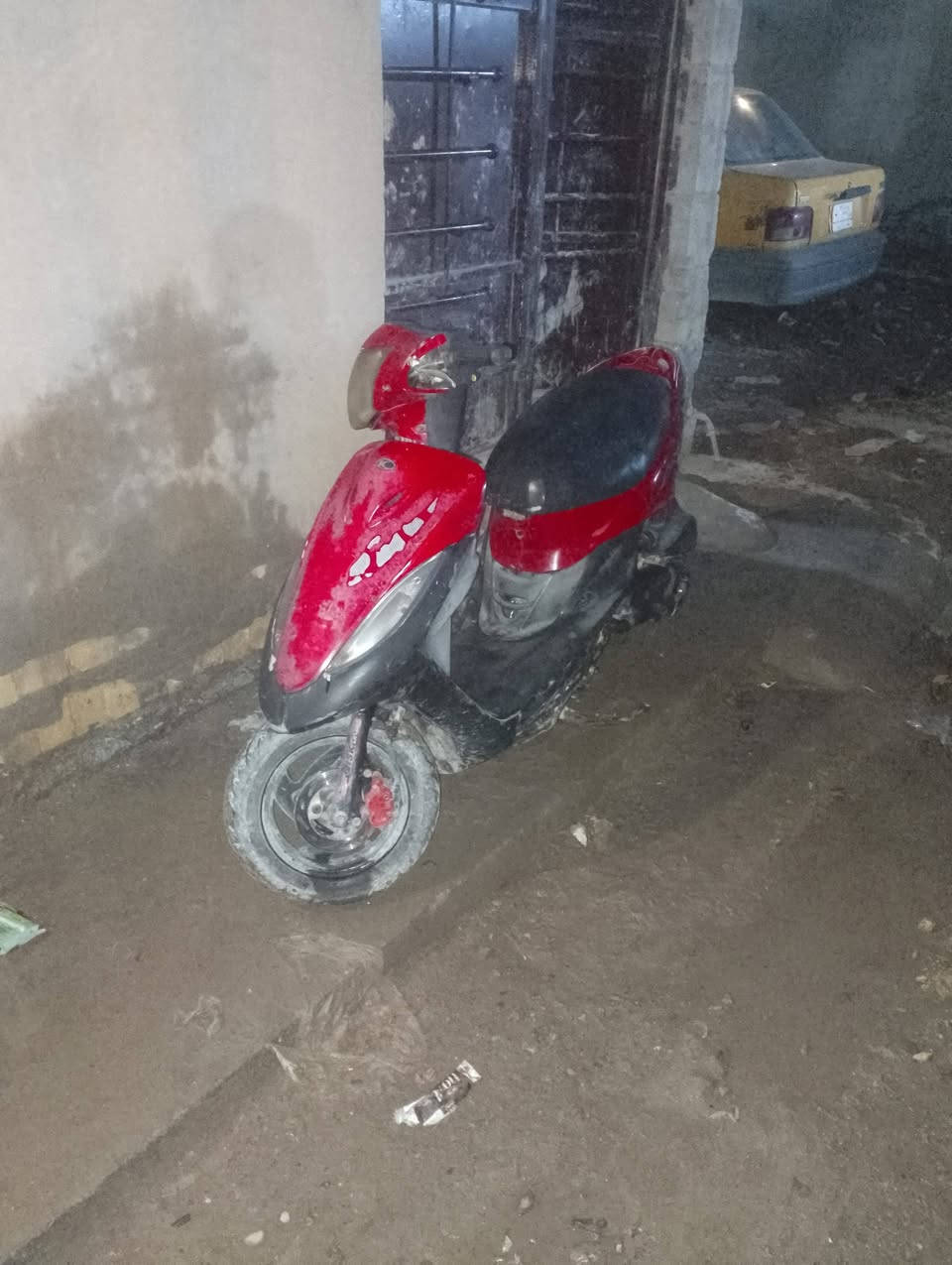 السلام عليكم دراجه البيع بكان بغداد الشراي يخابر دراجه كامله بس نقص ترايش مابيه لا نضوح ولا دخان ***********
