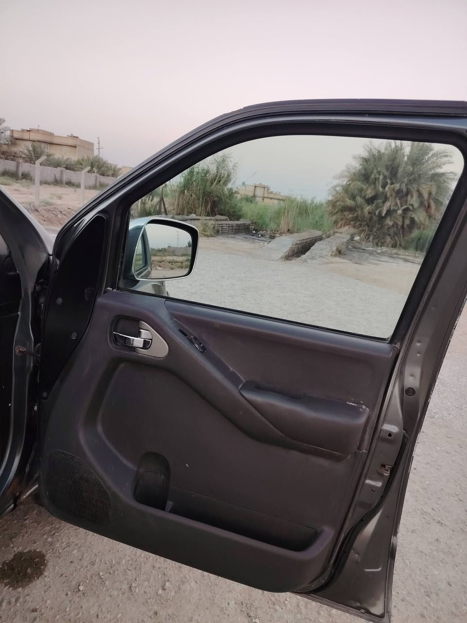 سلام عليكم ورحمة الله وبركاته 
للبيع سيارة قمارة وربع موديل 2007*  
*الحالة*: حدادية كاملة وكهربائيات كاملة  
*المكينة والكير*: شرط ما بيها نقص ولا تبخير، صافية  
*التايرات*: تخم جديد وحلو  
*الكشرة*: نظيفة وصافية  
*السعر*: 60 ورقة وبيها مجال قليل  
*المكان*: الشطرة - ذي قار  
*للاستفسار*: ***********
