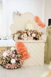 ميز ذهب • ٣ قطع • جديدة