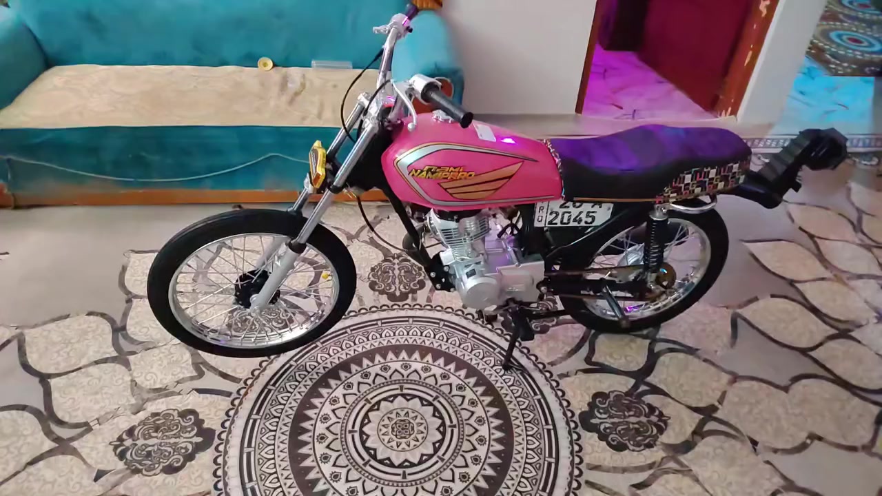 السلام عليكم دراجه للبيع مفوله الدراجه رقم وسنويه السعر خاص  هامة رقمي *********** وبي واتساب
