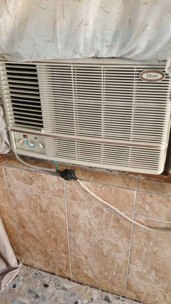 مكيف جنرال طنين وثلث تاخذا تنسى الصيف وتنسى العطل شنو على وضع شركه بعده تبريد ثلج سعر 425الف مكيف كمريسر جبسون طنين أخو الجديد شرط تبريد ثلج سعر 275الف بغداد مدينة الصدر ***********
