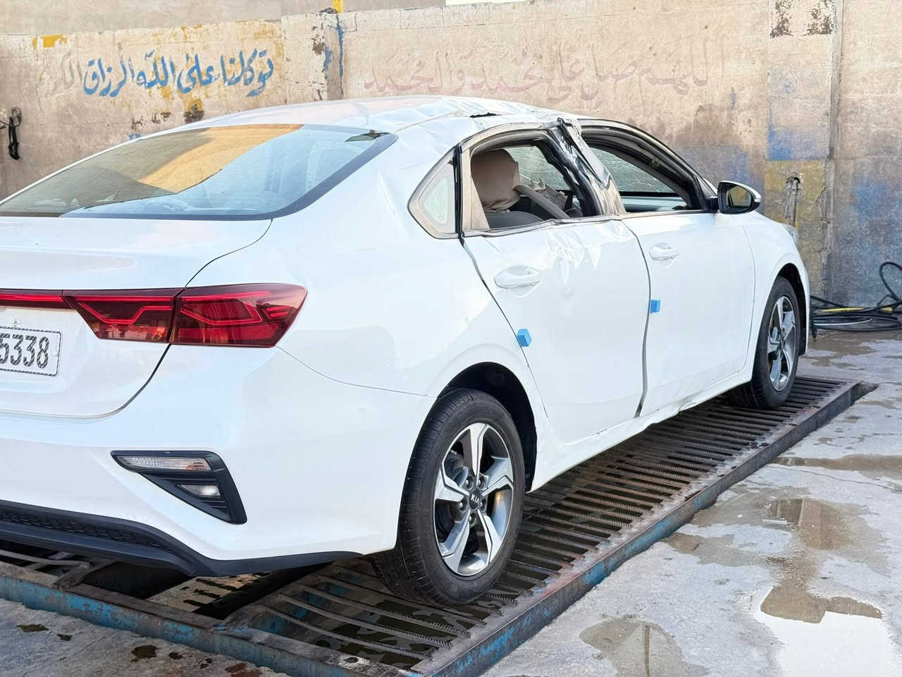 السلام عليكم
للبيع فورتي خليجي رقم بغداد تحويل مباشر محرك 1600  متعرضه الحادث تباع على حادثه للاستفسار التصال على الرقم ***********
