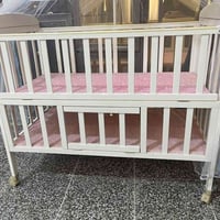 سرير اطفال • ناموسية • مستعملة