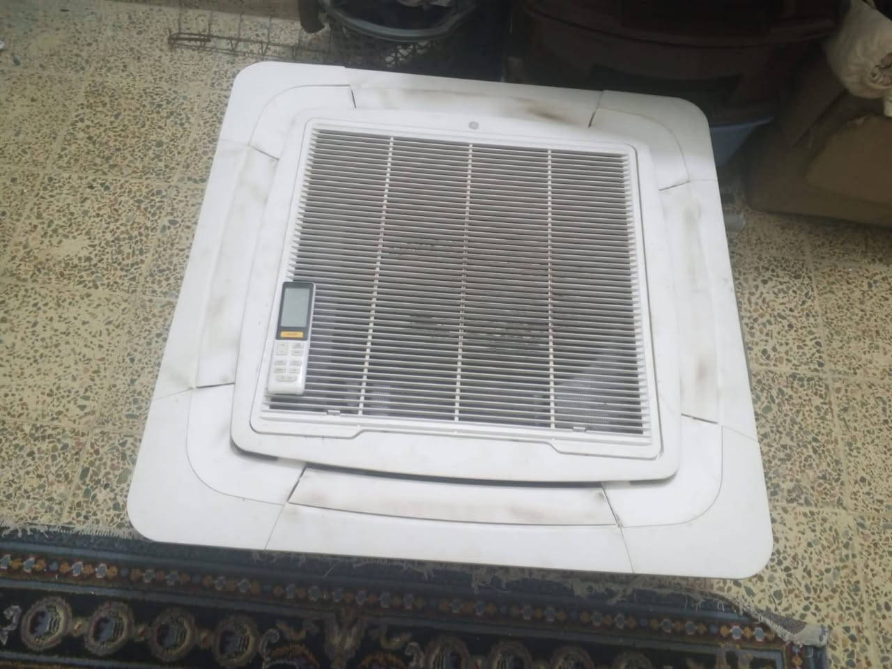 سبلت مركزي (انڤيرتر)
-اقل سحب له 8 أمبير
-النوع: جينيرال الكترك (اربعة طن) 
-مدة الاستعمال: اربع ايام فقط (شبه جديد)💢
-ضمان التشغيل كامل
-غازه كامل بلادي من الشركة💯

-السعر مليون و 350 الف دينار
للتواصل: ***********
