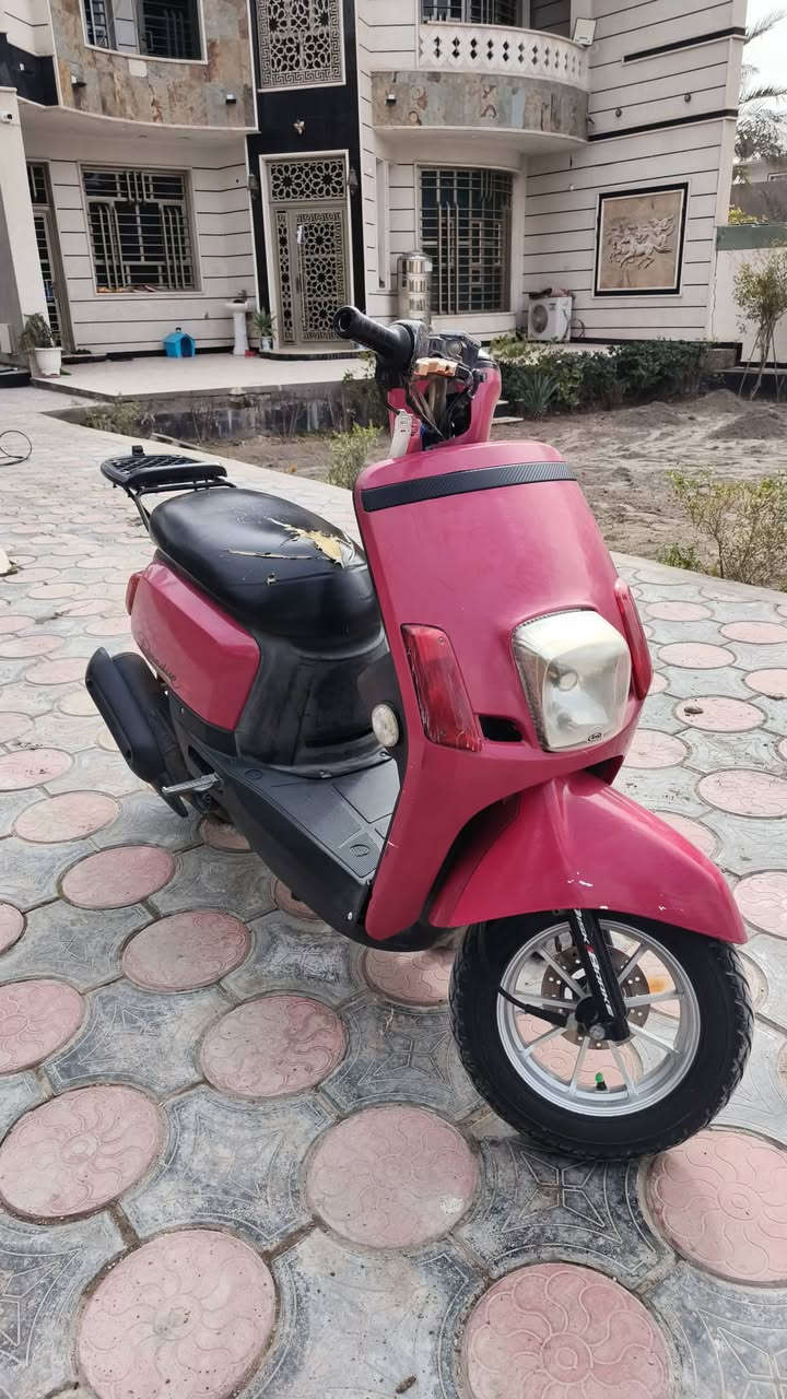 سلام عليكم.. بوليس نوزل مسطره موديل 2010 اكفلك محرك وعليها يدات رياضي وويل ابو نجمة اصلي ابو الختم مو ستيل نواقصها شبابيك الي بالكفر الامامي وستانة وسطية سعرها 800 وبيها مجال ***********
