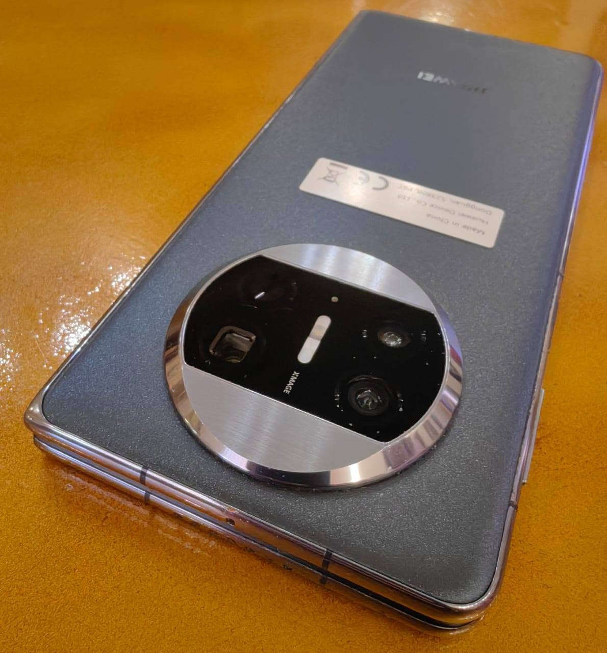 للبيع: هاتف HUAWEI Mate X3 (نسخة 512GB) بمواصفات قوية 
 المواصفات الأساسية:
• نوع الجهاز: هواوي ميت إكس 3 (HUAWEI Mate X3) - الموديل: ALT-L29
• المعالج: Qualcomm Snapdragon 8+ Gen 1 (أداء ممتاز وسريع جداً للألعاب والبرامج الثقيلة).
• الذاكرة العشوائية (RAM): 12 جيجابايت.
• الذاكرة الداخلية (التخزين): 512 جيجابايت.
• الشاشة: شاشة قابلة للطي بدقة عالية جداً (الشاشة الخارجية: 2504 × 1080، الشاشة الداخلية: 2496 × 2224).
• نظام التشغيل: محدث لآخر إصدار EMUI 14.2.0.
 حالة الجهاز:
• الشاشة الداخلية مكسورة فقط الباقي كلة 
الشاشة الخارجية نظيفة ما بيها شي
 نظيف 
 المكان:
• بغداد - ساحة عدن
 للتواصل:
***********

احلى شي بي كامرته 
السعر 300 الف قفل
