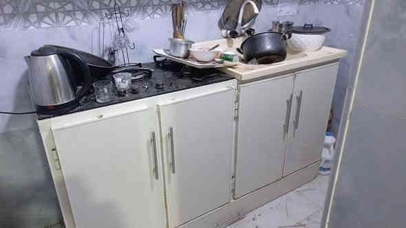 كاونتر جدا نضيف بس متروك مستعجل عل بيعتة الشراي يجي خاص***********
